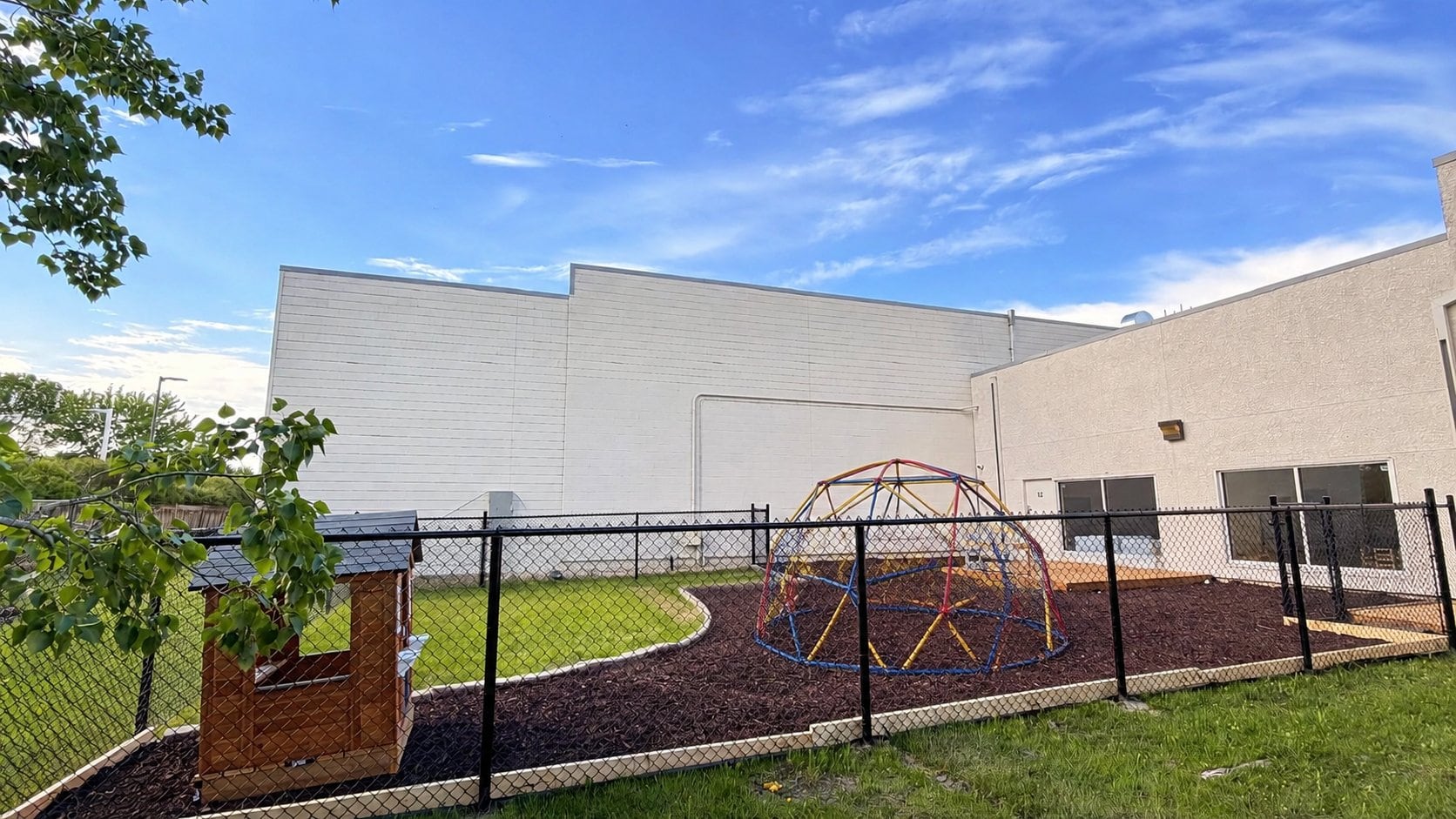 A safe yard for climbing and play